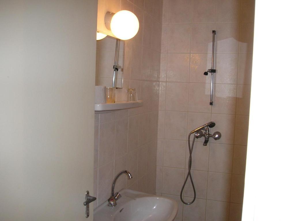 Rév Szálló Balaton Szántód Habitación foto